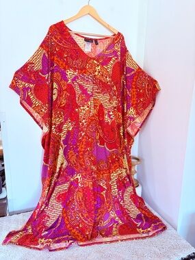 Colorful Floral Paisley Kaftan Dress M/L Side Slits Generous Fit Knit MRS ROPER